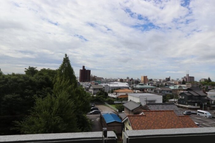 物件内観写真17　(室内からの展望)