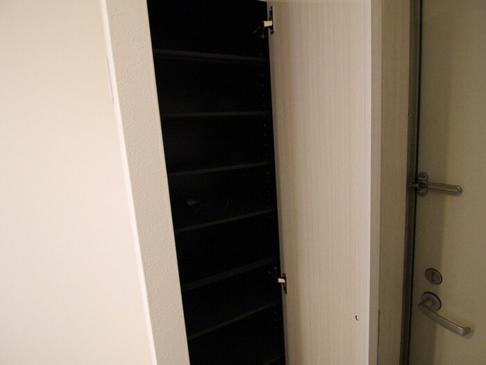 物件内観写真15　(靴箱)