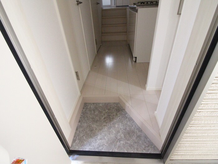 物件内観写真22　(玄関)