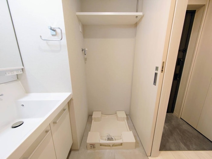 物件内観写真15　(洗濯機置場)