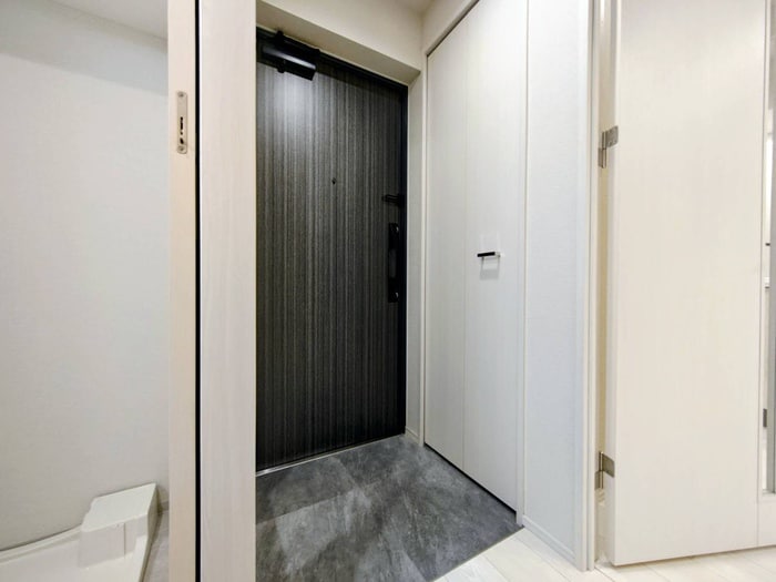 物件内観写真16　(玄関)