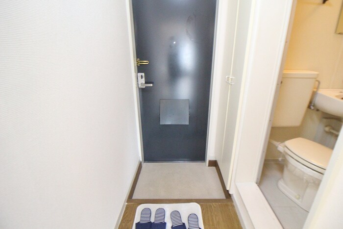 物件内観写真16　(玄関)