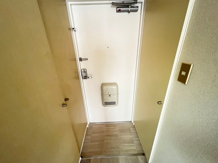 物件内観写真15　(玄関)