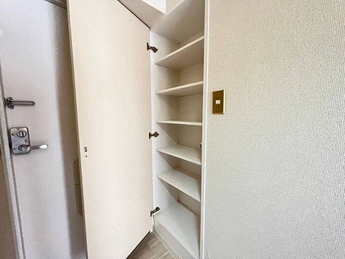 物件内観写真16　(靴箱)