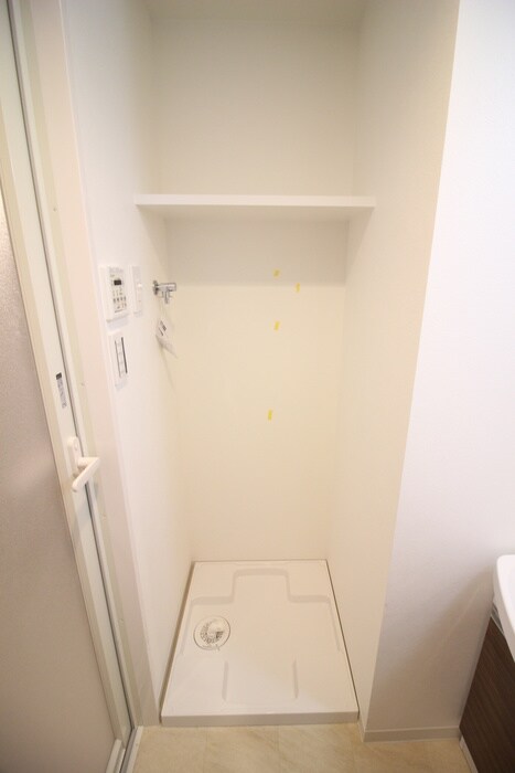 物件内観写真13　(洗濯機置場)