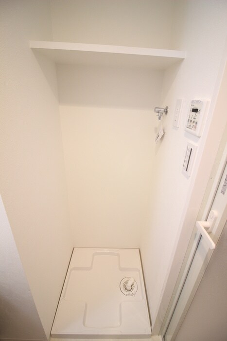 物件内観写真13　(洗濯機置場)