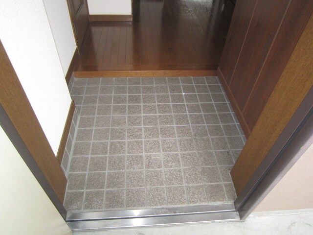 物件内観写真15　(玄関)