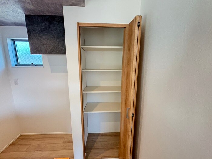 物件内観写真13　(収納)