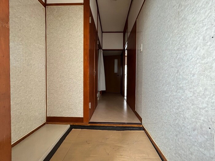 物件内観写真22　(玄関)