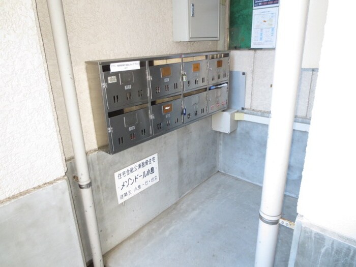 物件外観写真5　(エントランス部分)