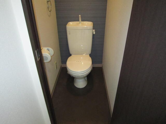 物件内観写真14　(トイレ)