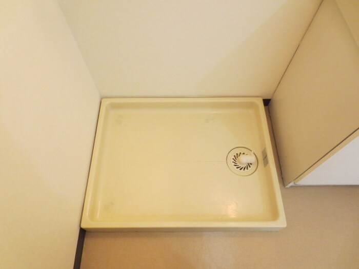 物件内観写真9　(洗濯機置場)