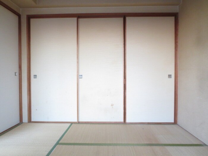 物件内観写真15　(居室)