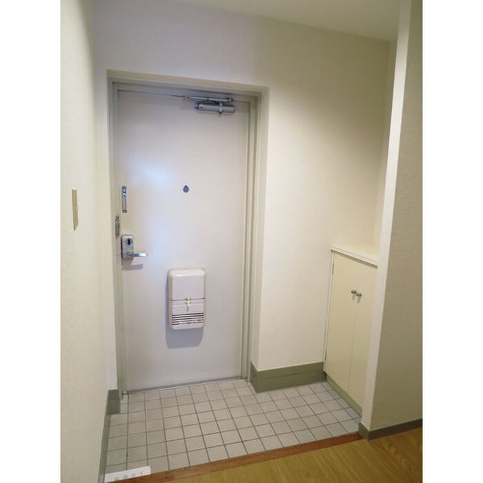 物件内観写真14　(玄関)