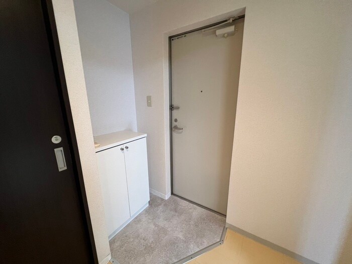 物件内観写真11　(玄関)