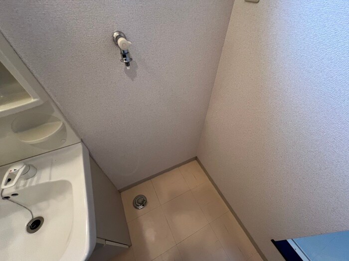 物件内観写真15　(洗濯機置場)