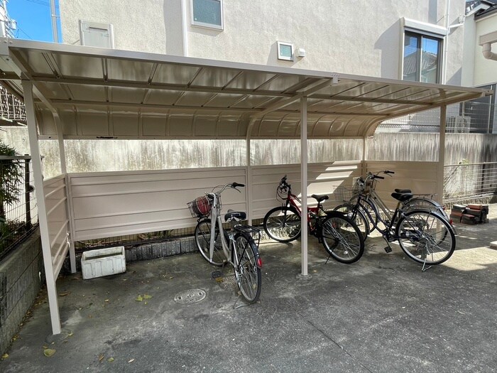 物件外観写真6　(駐輪場)