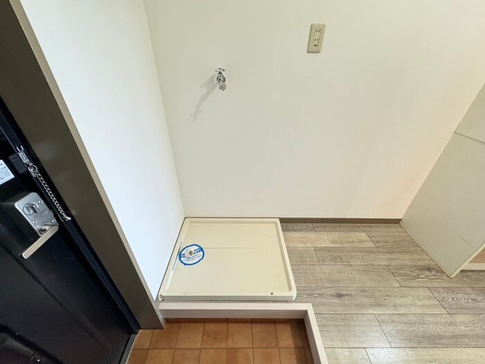 物件内観写真18　(洗濯機置場)