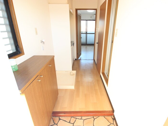 物件内観写真17　(玄関)