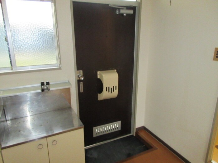 物件内観写真12　(玄関)