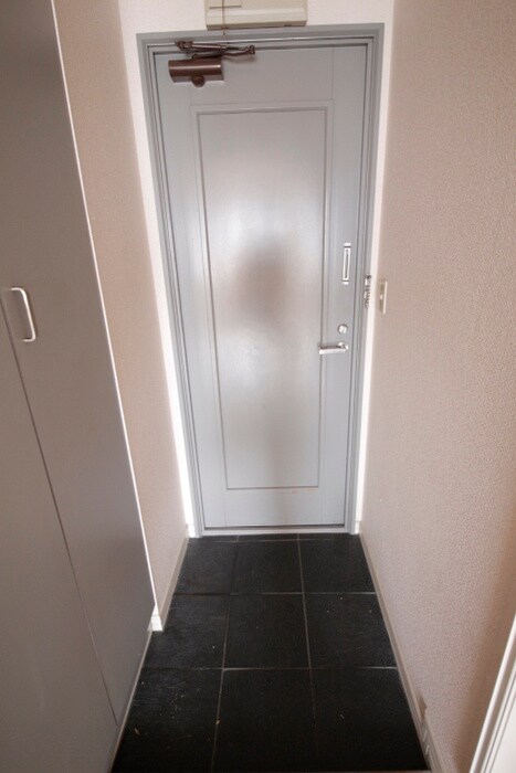 物件内観写真13　(玄関)