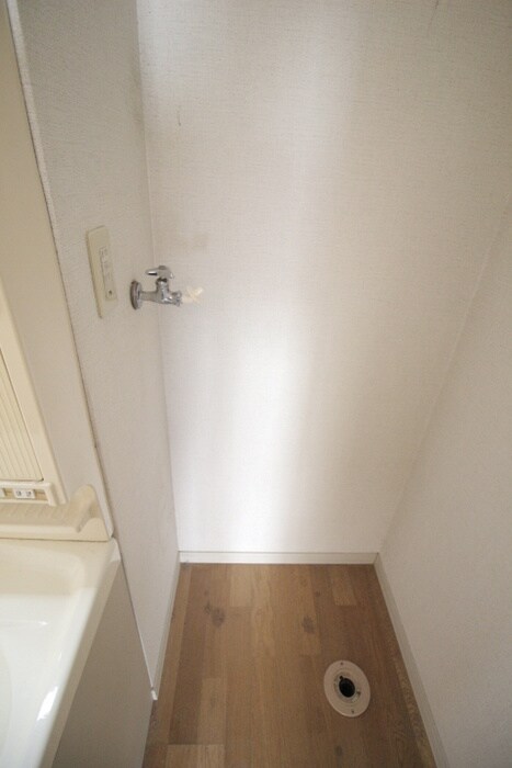 物件内観写真14　(洗濯機置場)