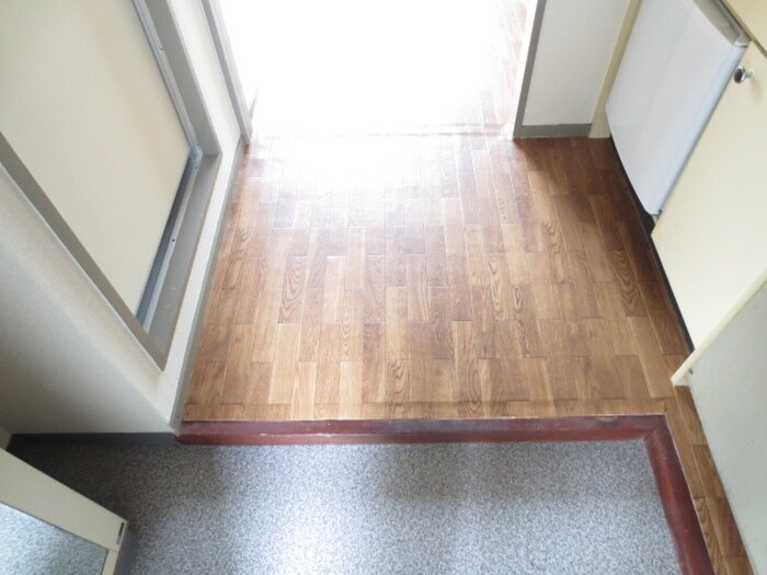 物件内観写真6　(玄関)