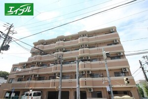 ド－ル津賀田外観写真