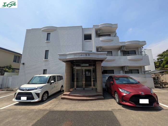 物件外観写真2　(駐車場)