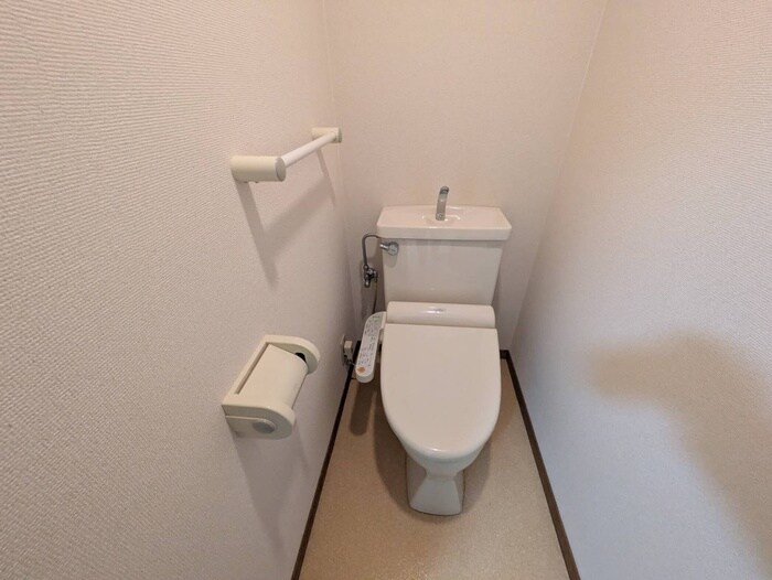 物件内観写真11　(トイレ)