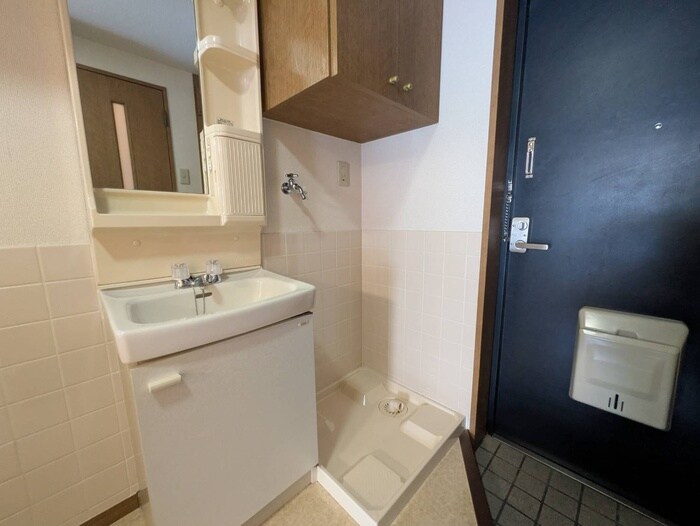 物件内観写真13　(洗濯機置場)