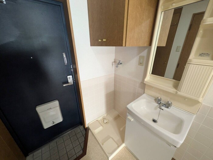 物件内観写真13　(洗濯機置場)