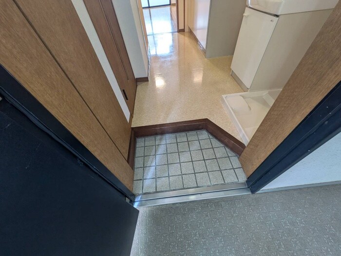 物件内観写真17　(玄関)