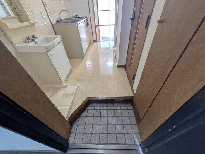 物件内観写真17　(玄関)