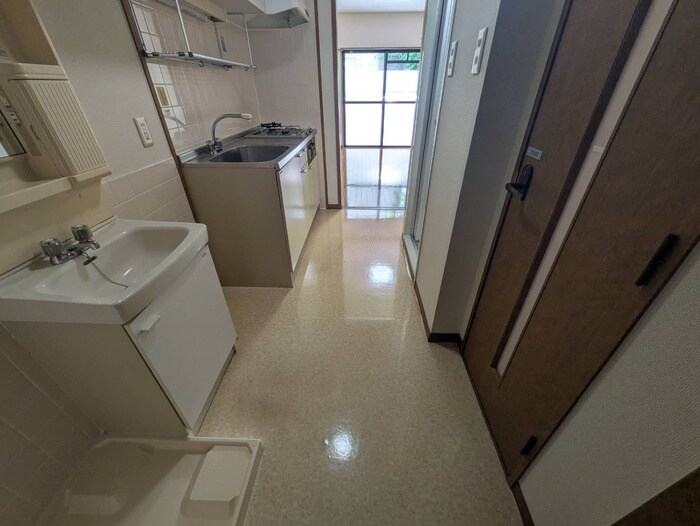 物件内観写真18　(廊下)