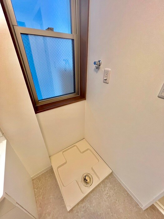 物件内観写真13　(洗濯機置場)