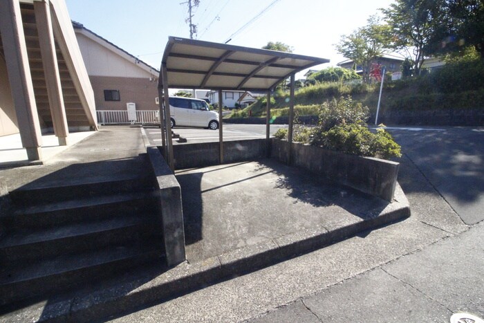 物件外観写真6　(駐輪場)