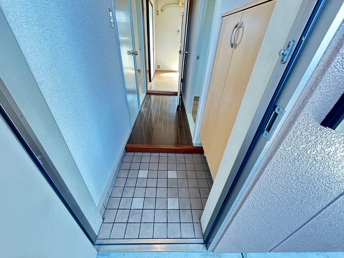物件内観写真14　(玄関)