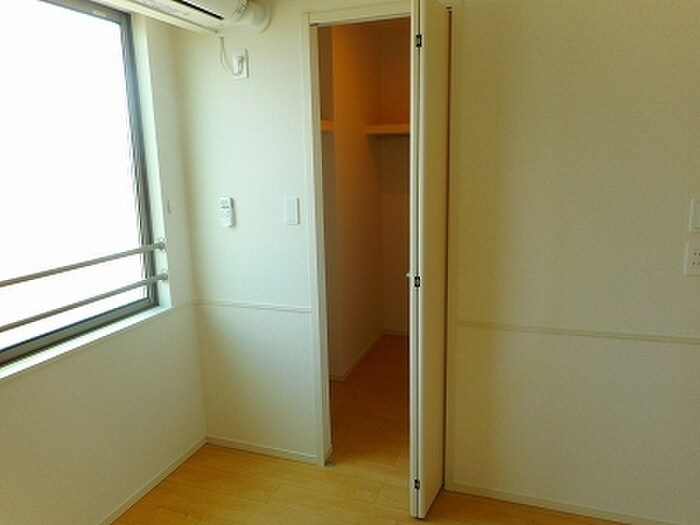 物件内観写真11　(収納)