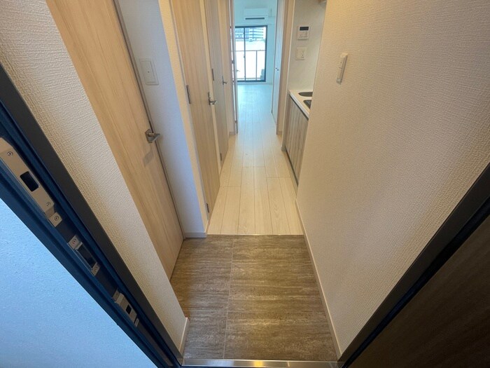 物件内観写真17　(玄関)