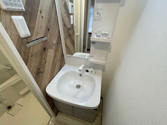 物件内観写真11　(洗面)