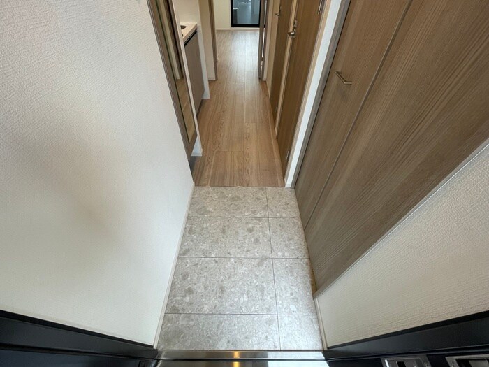 物件内観写真13　(玄関)