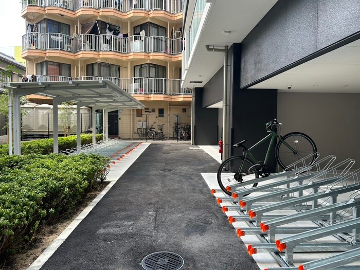 物件外観写真4　(駐輪場)