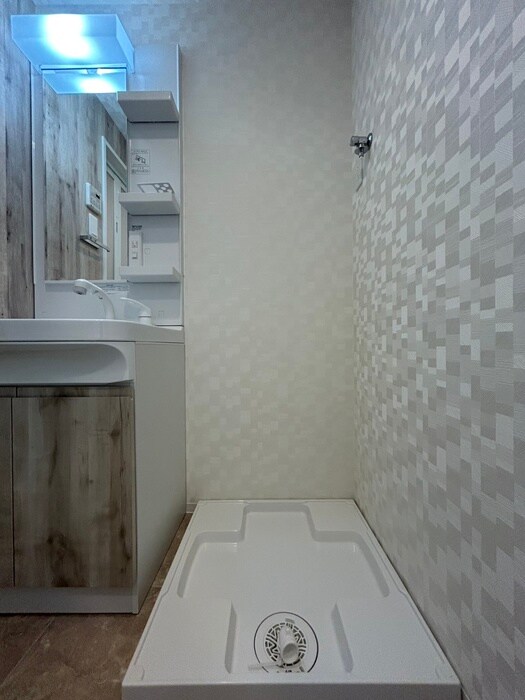 物件内観写真13　(洗濯機置場)