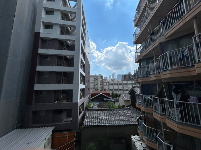 物件内観写真17　(室内からの展望)