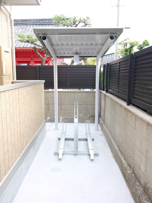 物件外観写真6　(駐輪場)
