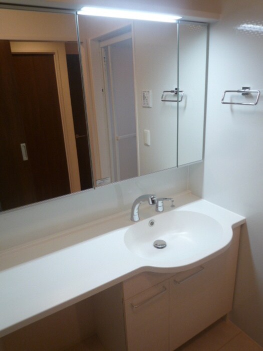 物件内観写真12　(洗面)