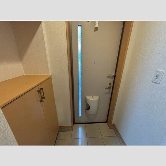 物件内観写真13　(玄関)