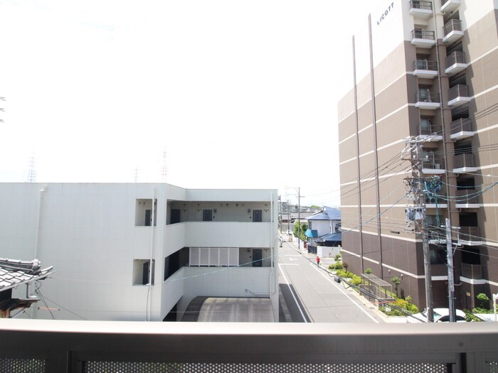 物件内観写真16　(室内からの展望)