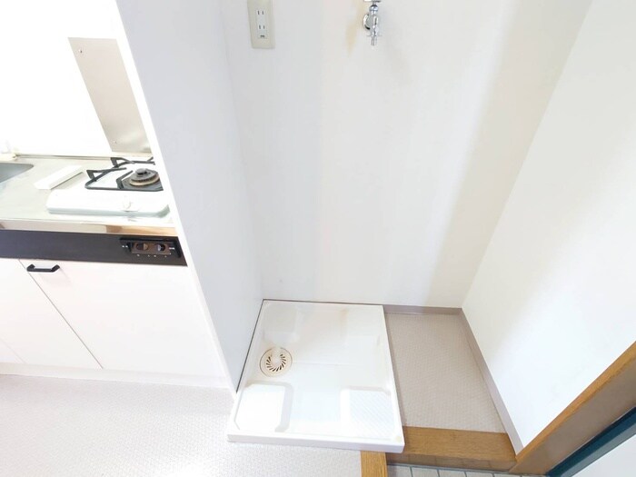 物件内観写真18　(洗濯機置場)